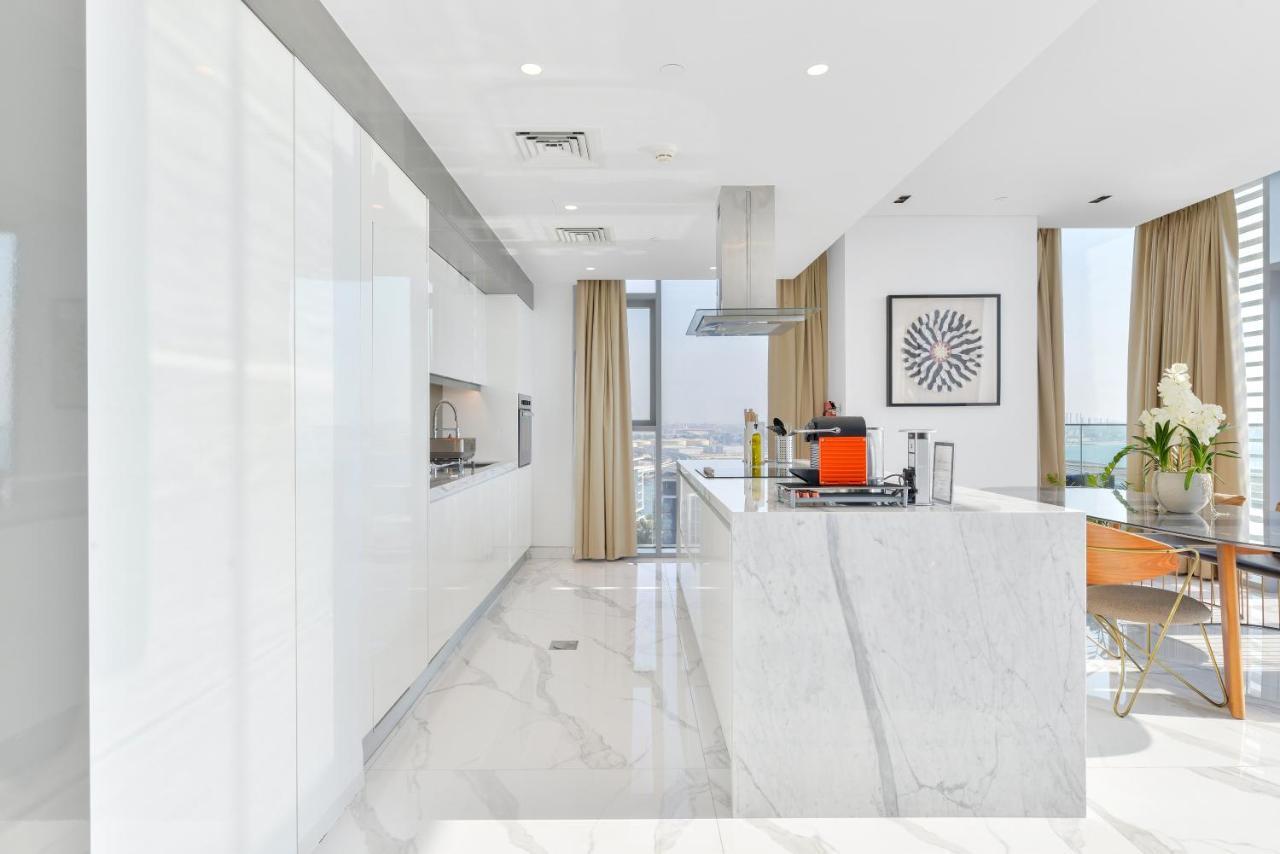 Luxe 3 Bedroom Oceanfront Apartment In The Heart Of Bluewaters Island دبي المظهر الخارجي الصورة