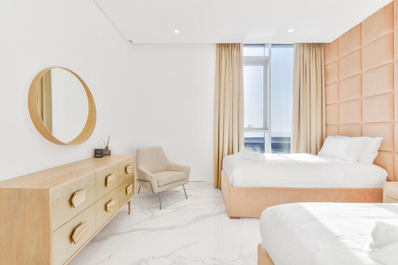Luxe 3 Bedroom Oceanfront Apartment In The Heart Of Bluewaters Island دبي المظهر الخارجي الصورة