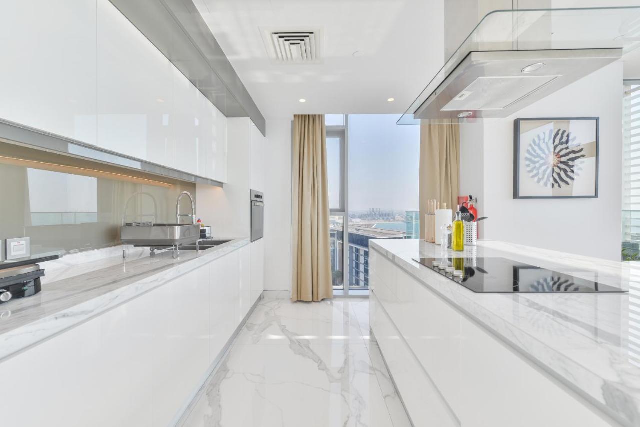 Luxe 3 Bedroom Oceanfront Apartment In The Heart Of Bluewaters Island دبي المظهر الخارجي الصورة