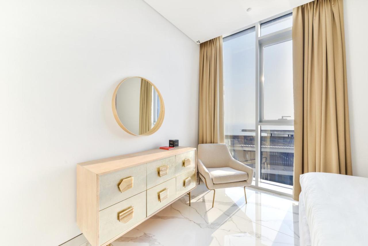 Luxe 3 Bedroom Oceanfront Apartment In The Heart Of Bluewaters Island دبي المظهر الخارجي الصورة